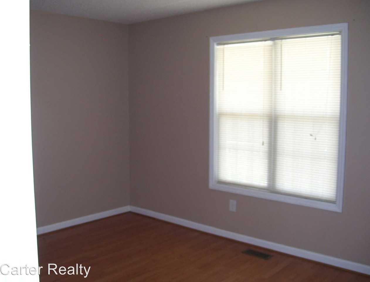 207 Colby Lane - Photo 3 of 4