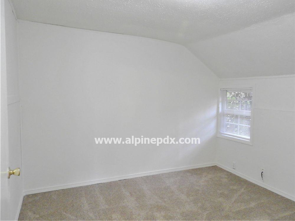 12655 SW Daly Ln - Photo 3 of 8