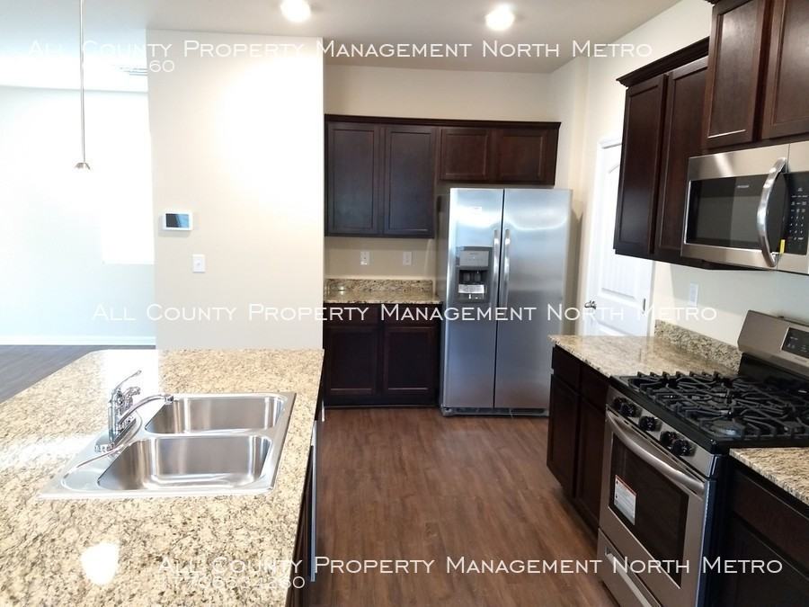 24 Ivey Hollow Circle - Photo 3 of 24