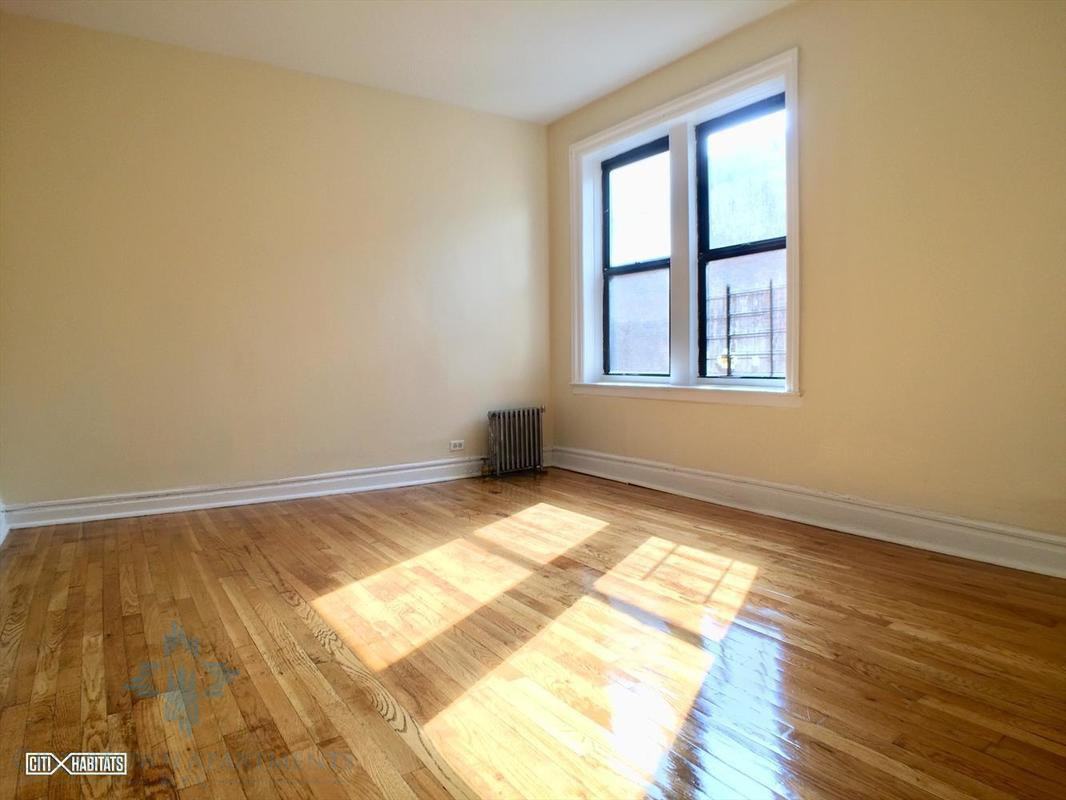 Broadway & Hillside Ave #6C