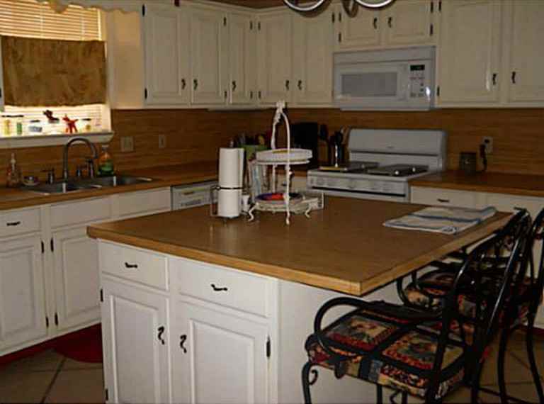 3304 Foxwood Drive - Photo 2 of 7