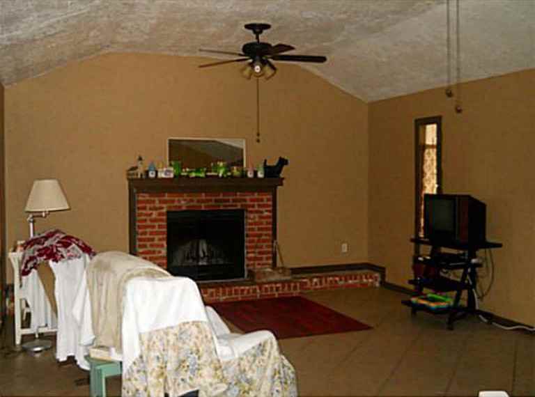 3304 Foxwood Drive - Photo 3 of 7