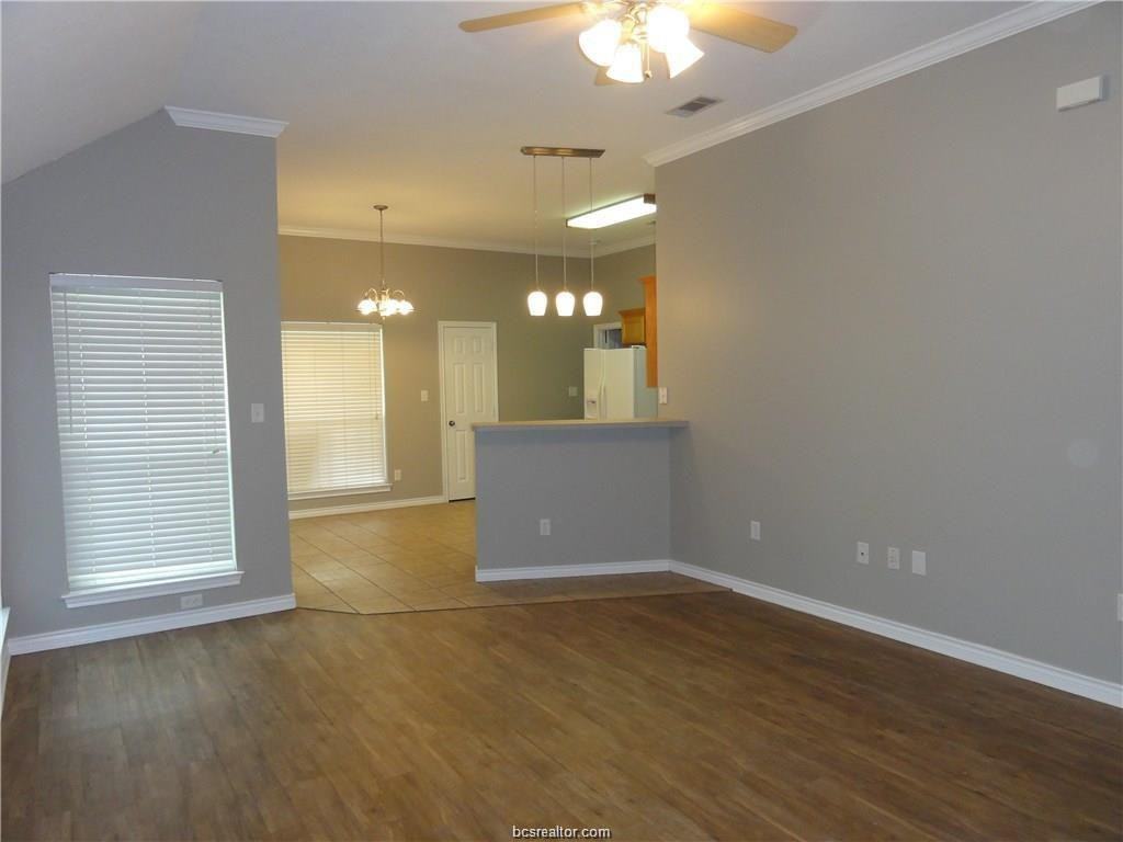 906 Bougainvillea Street - Photo 2 of 7