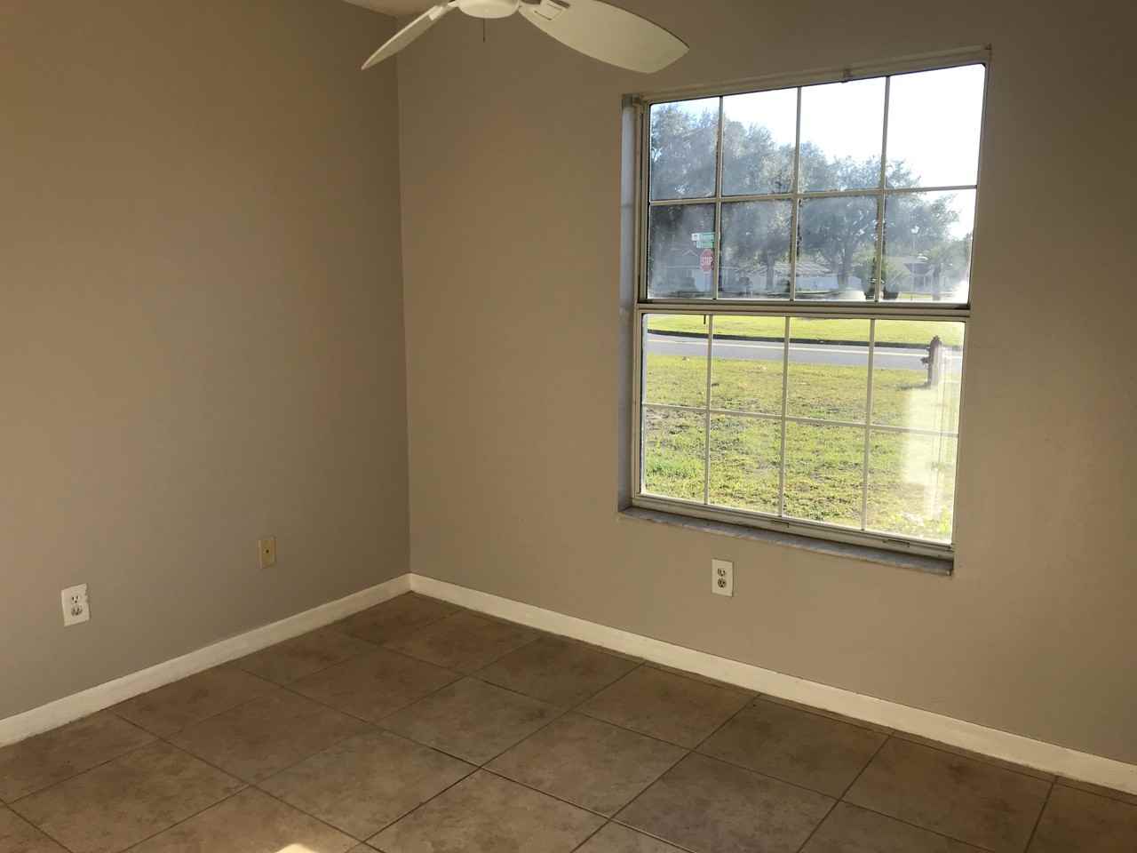 35249 Queens Way - Photo 2 of 10