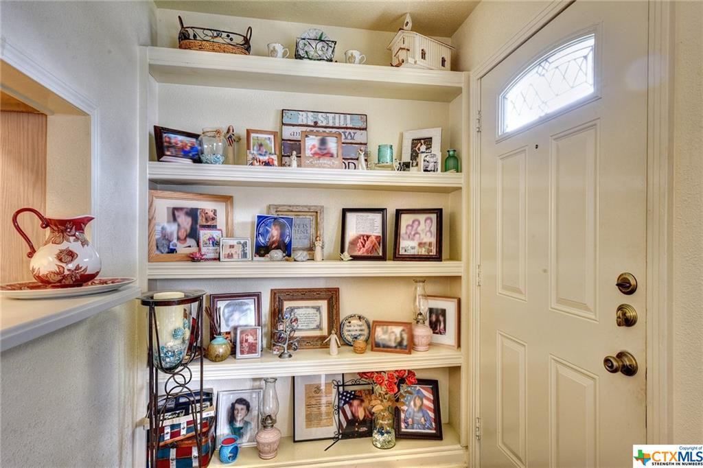 460 Comal Ave - Photo 2 of 22