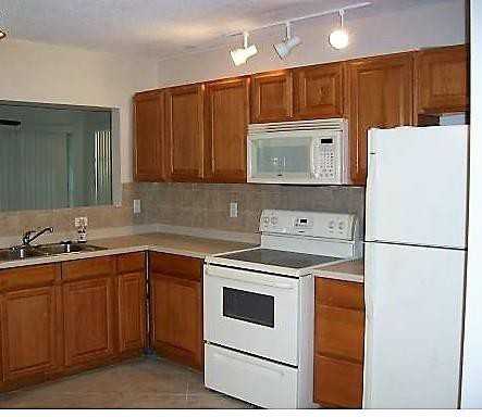 1707 NW 46th St - Photo 2 of 4