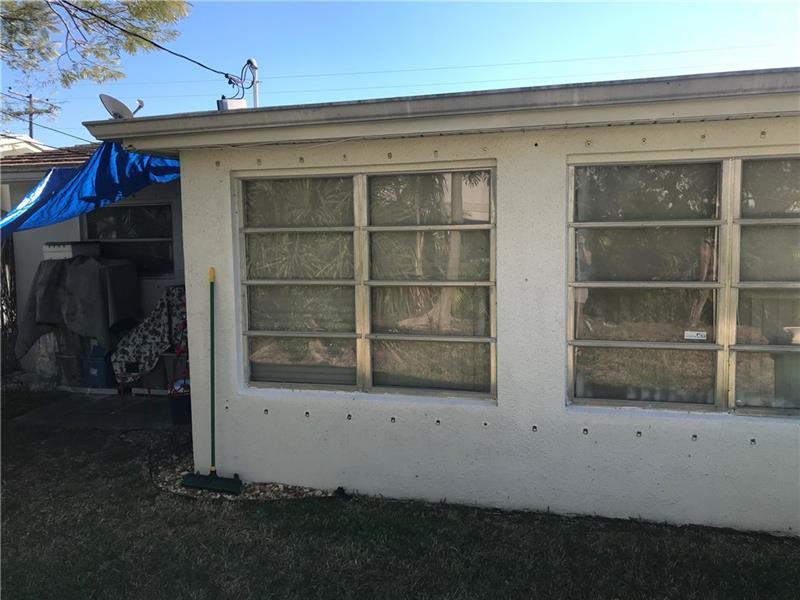 1707 NW 46th St - Photo 3 of 4