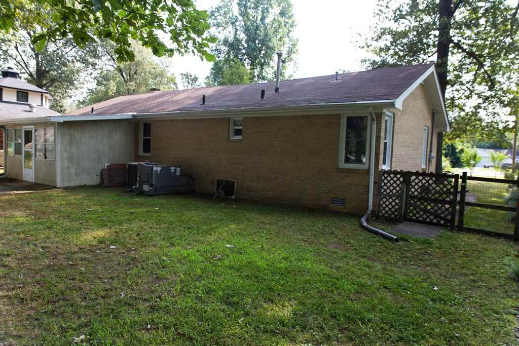 1447 Meacham Ln - Photo 2 of 39