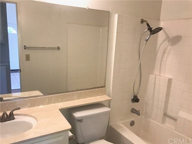 36 Greenmoor - Photo 3 of 6