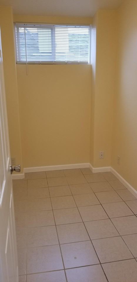 130 N Spruce Ave - Photo 3 of 15