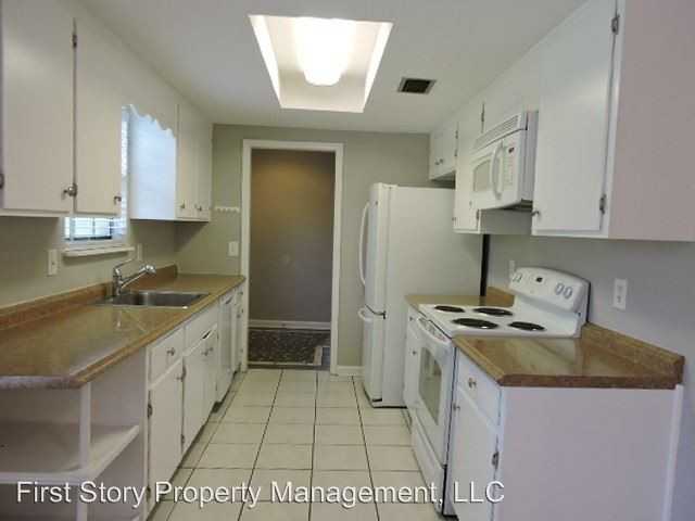 2042 Eastgate Way - Photo 3 of 9
