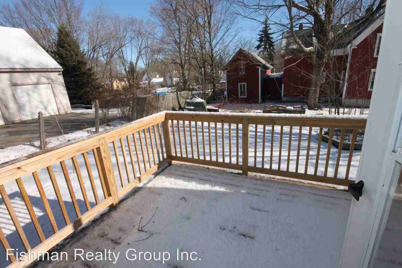 102 Seavey St - Photo 2 of 10