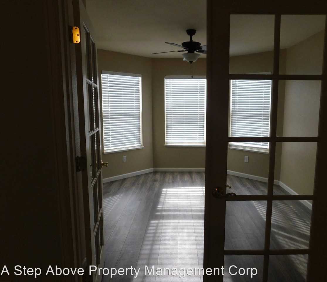 609 Sabil Dr - Photo 3 of 33