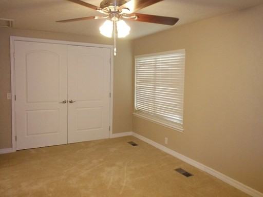 311 E Wyoming Ave - Photo 3 of 13