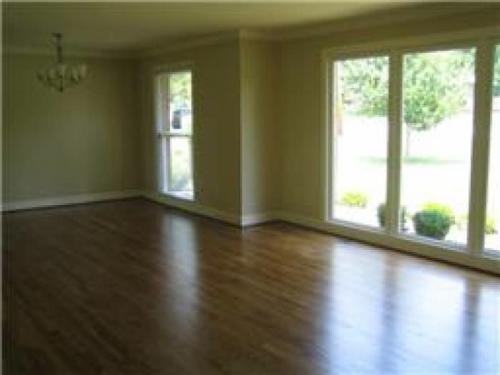 2409 Bellevue Manor Drive - Photo 2 of 4