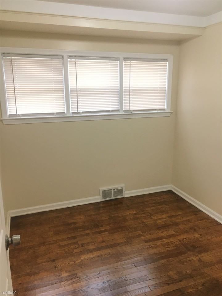 1506 Berrywood Ln - Photo 2 of 6
