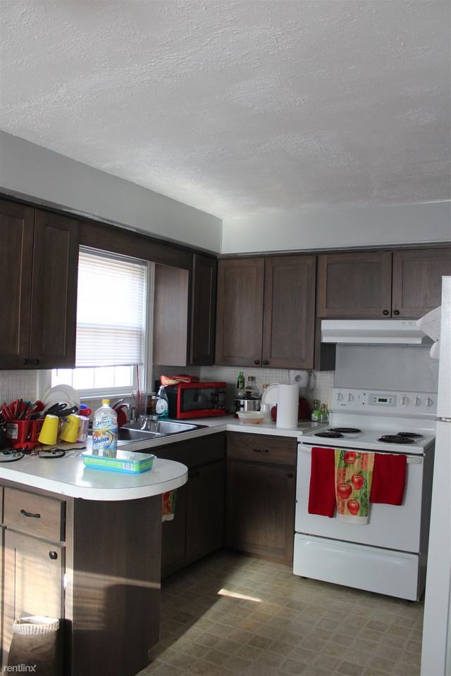 1727 Sunnyside Dr - Photo 3 of 9