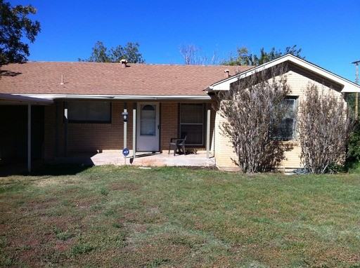 2302 31st St - Photo 2 of 5