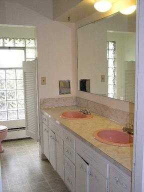 143 Prince Ave - Photo 2 of 13