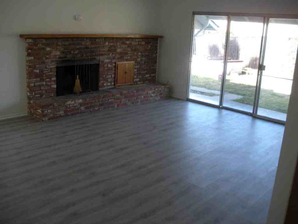 141 Carlo Dr - Photo 3 of 11