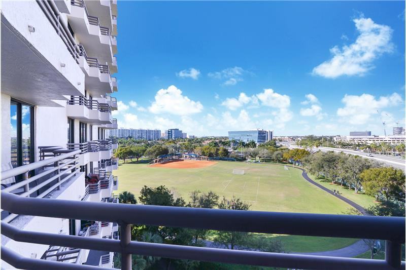 3900 NE 191st St #804 - Photo 2 of 15