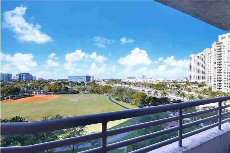 3900 NE 191st St #804 - Photo 3 of 15