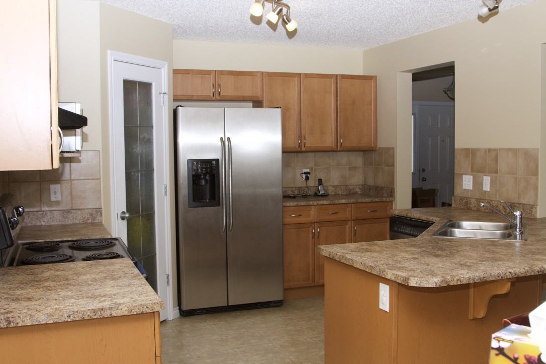 19020 46 Avenue Northwest - Photo 3 of 9