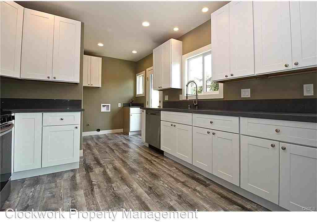 5942 Marion Ave - Photo 3 of 15