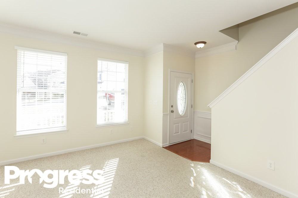 2108 Moss Creek Dr - Photo 2 of 35