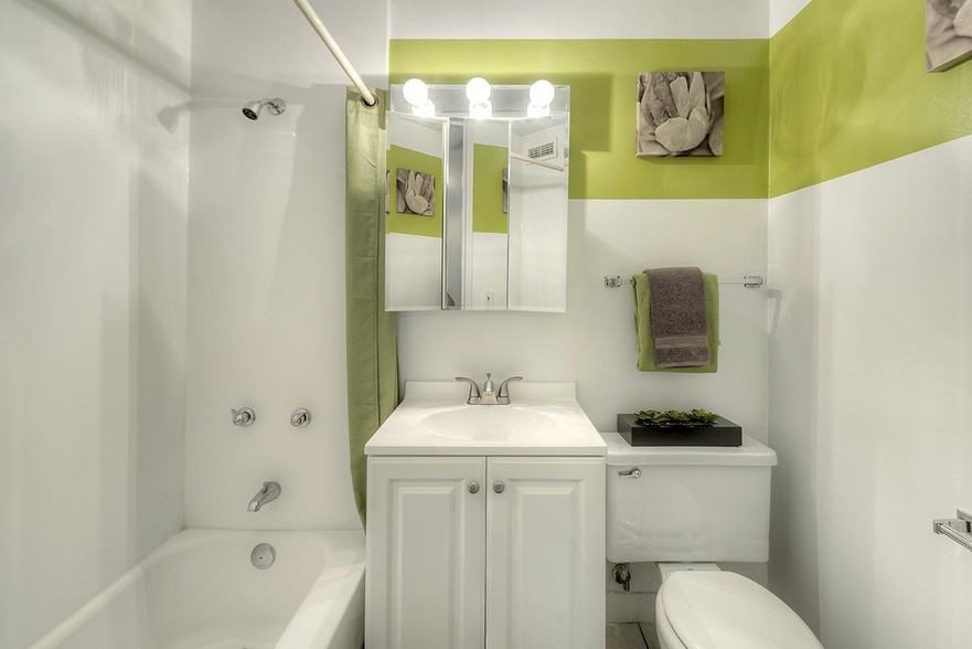 2800 S King Drive #1801