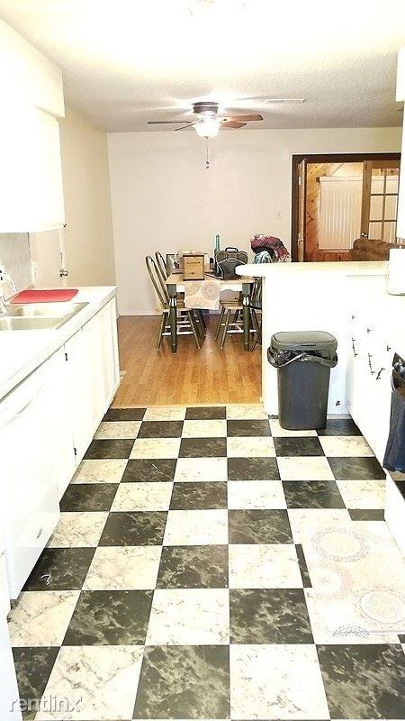 4219 Stansel Dr - Photo 3 of 6