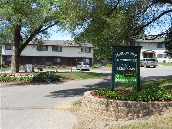 sundowner townhomes - Photo 2 of 9