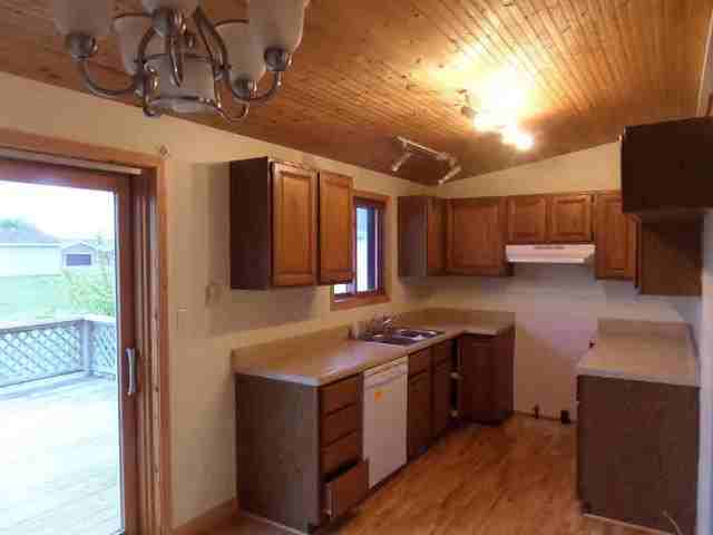 100 Kross St - Photo 3 of 12