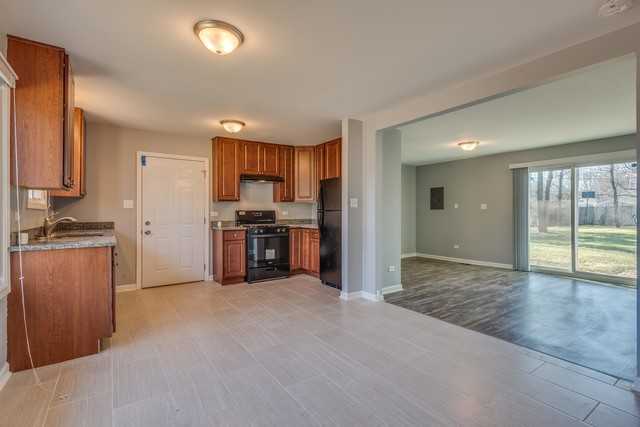 16626 Hillcrest Dr - Photo 3 of 10