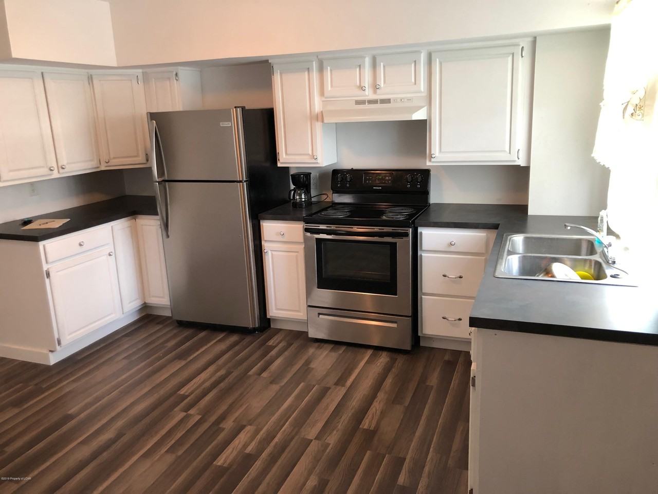 425 Alvin St - Photo 3 of 5