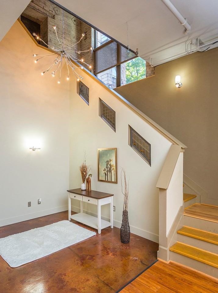 512 Reading Rd - Photo 2 of 25