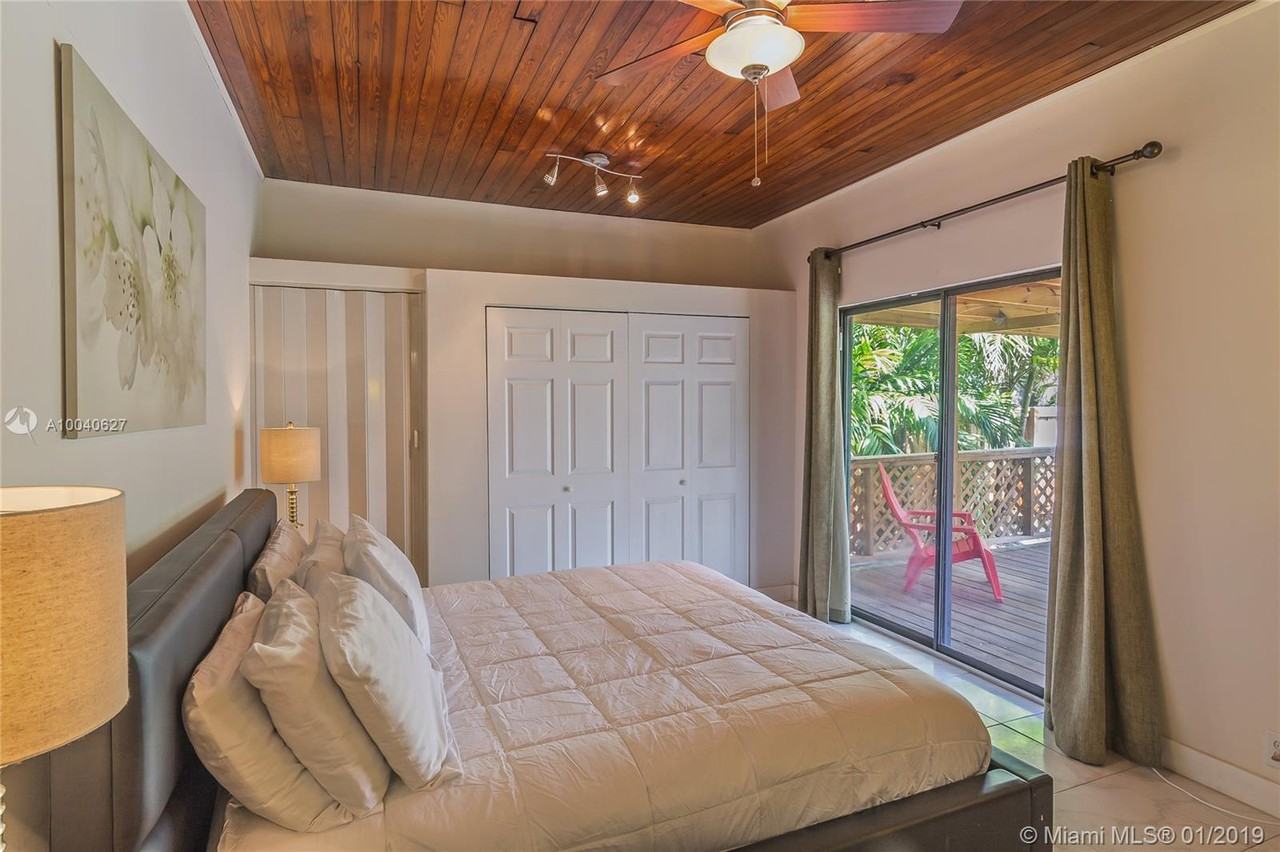 212 Southwest 1st Avenue - Photo 3 of 9