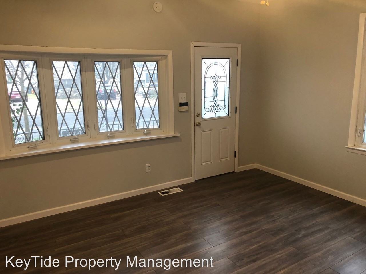 610 W 5th St - Photo 3 of 11