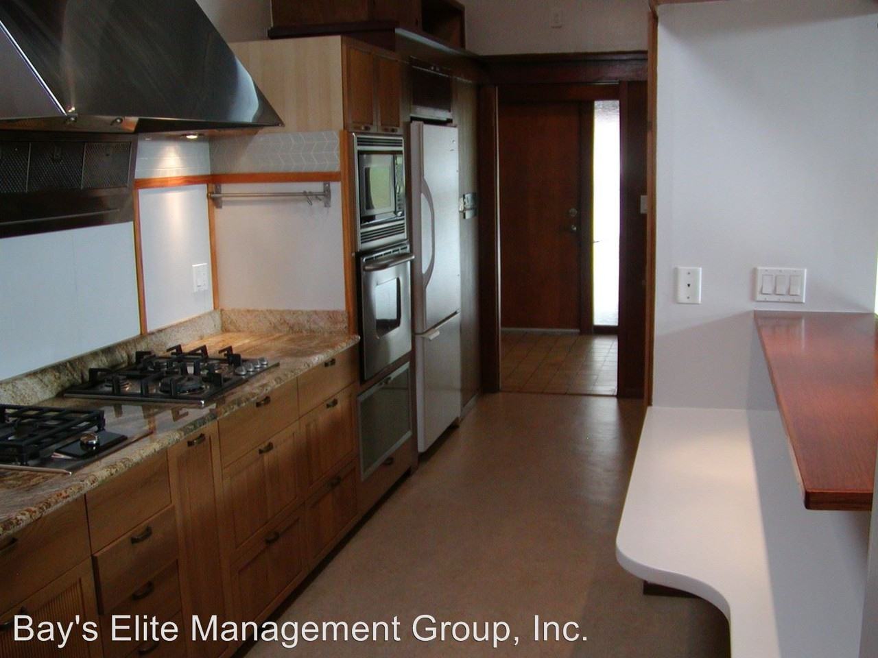 2951 Russell St - Photo 3 of 30