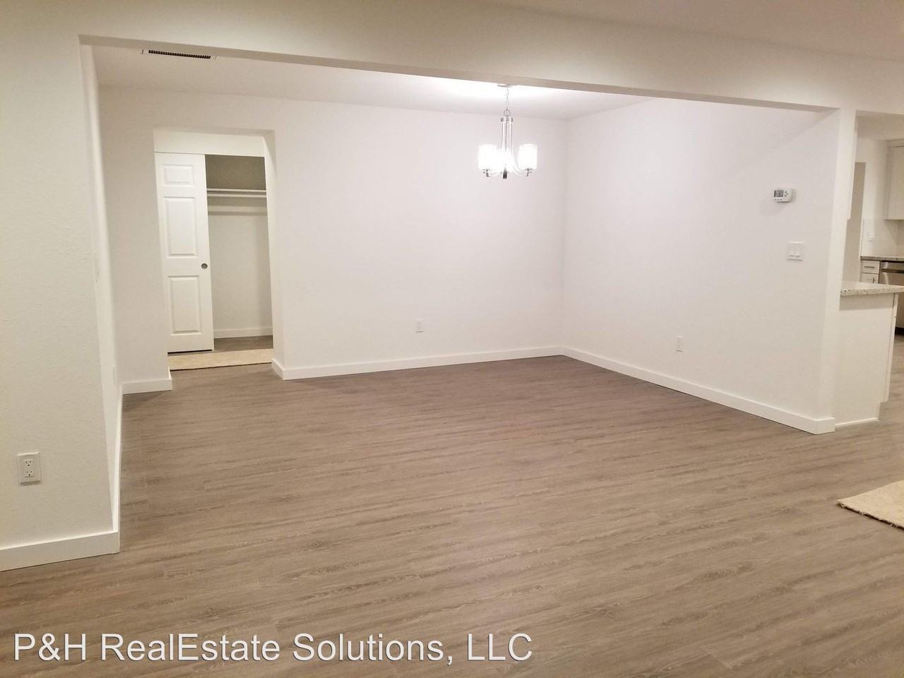 18204 30th Ave NE - Photo 2 of 8