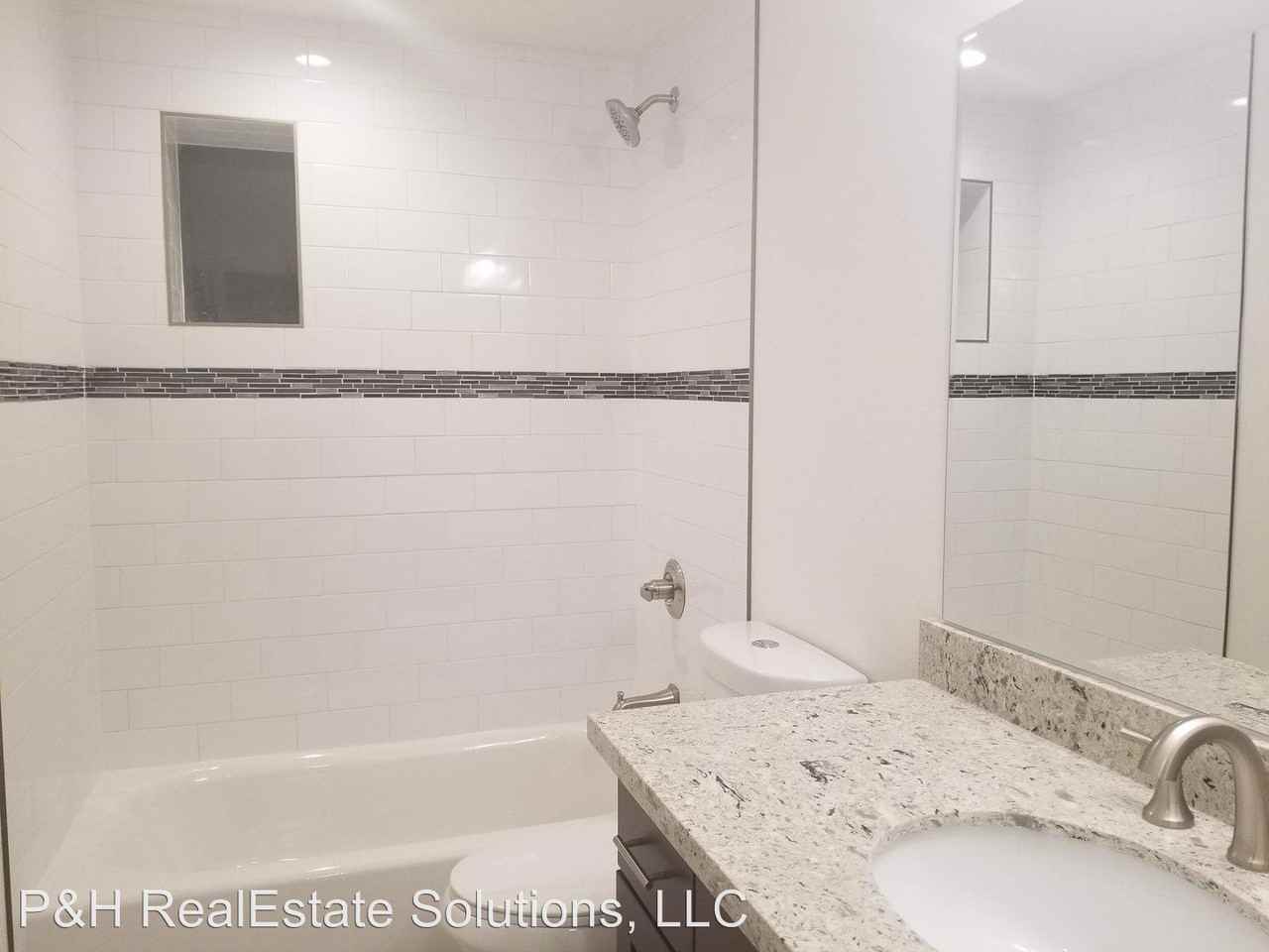 18204 30th Ave NE - Photo 3 of 8