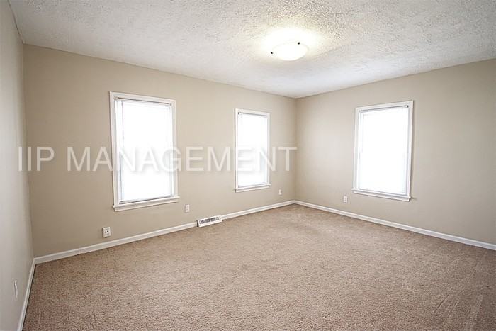 4055 Skiff St - Photo 3 of 14