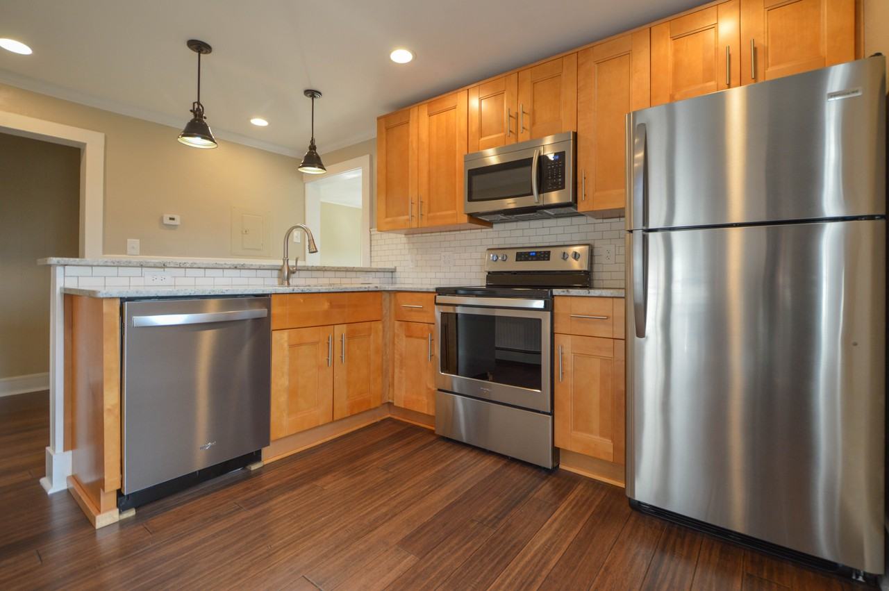 76 Claude St - Photo 3 of 9
