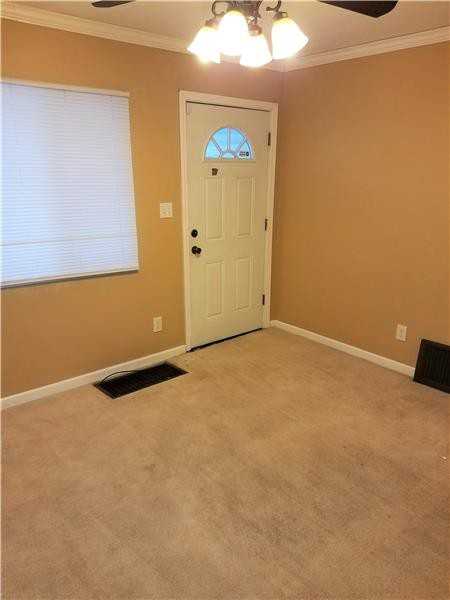 415 Beech St - Photo 3 of 16