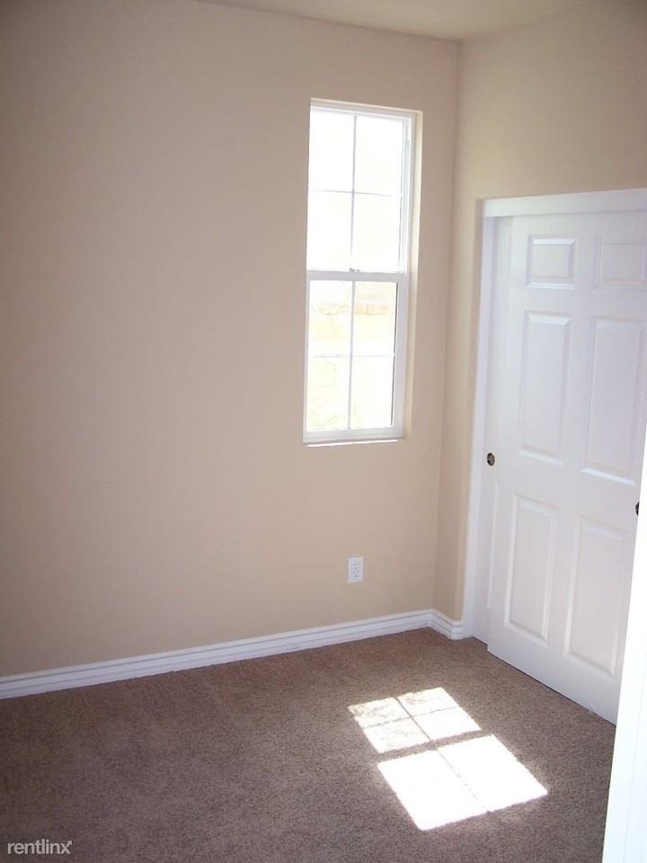 2867 Echo Springs Dr - Photo 2 of 21