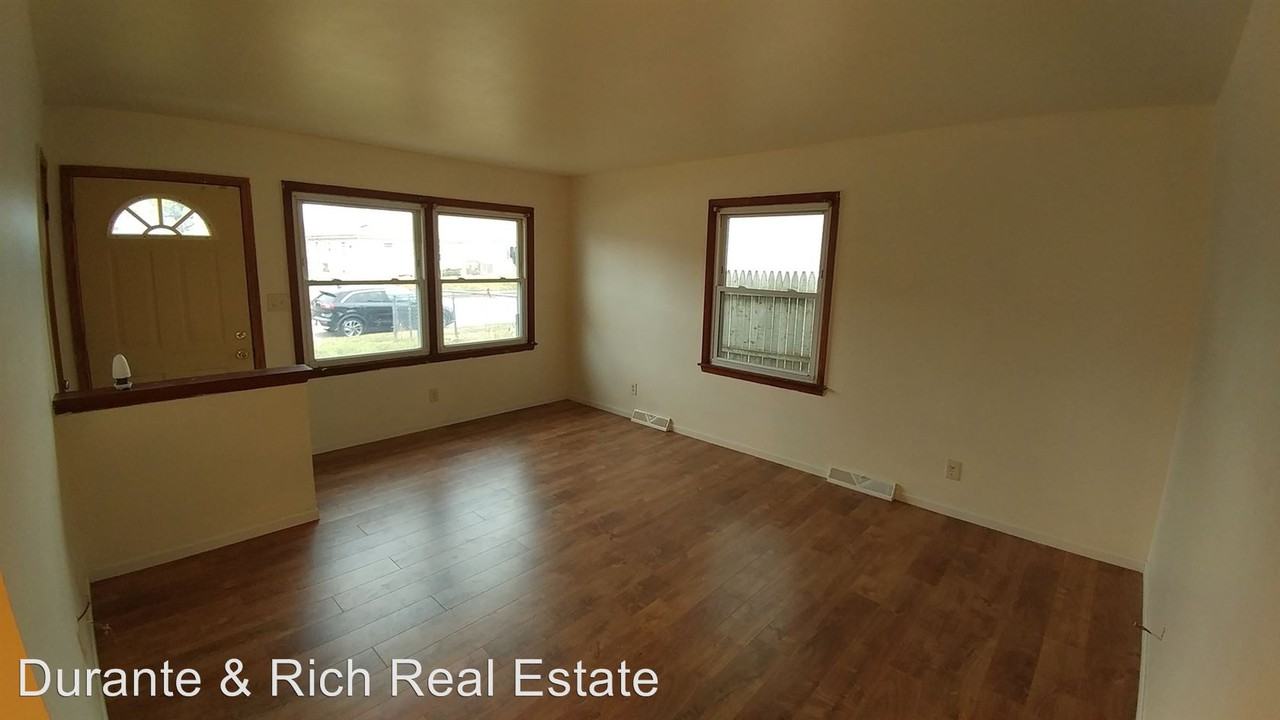 4036 28th Ave - Photo 2 of 12