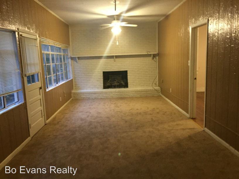 806 Company St - Photo 2 of 9