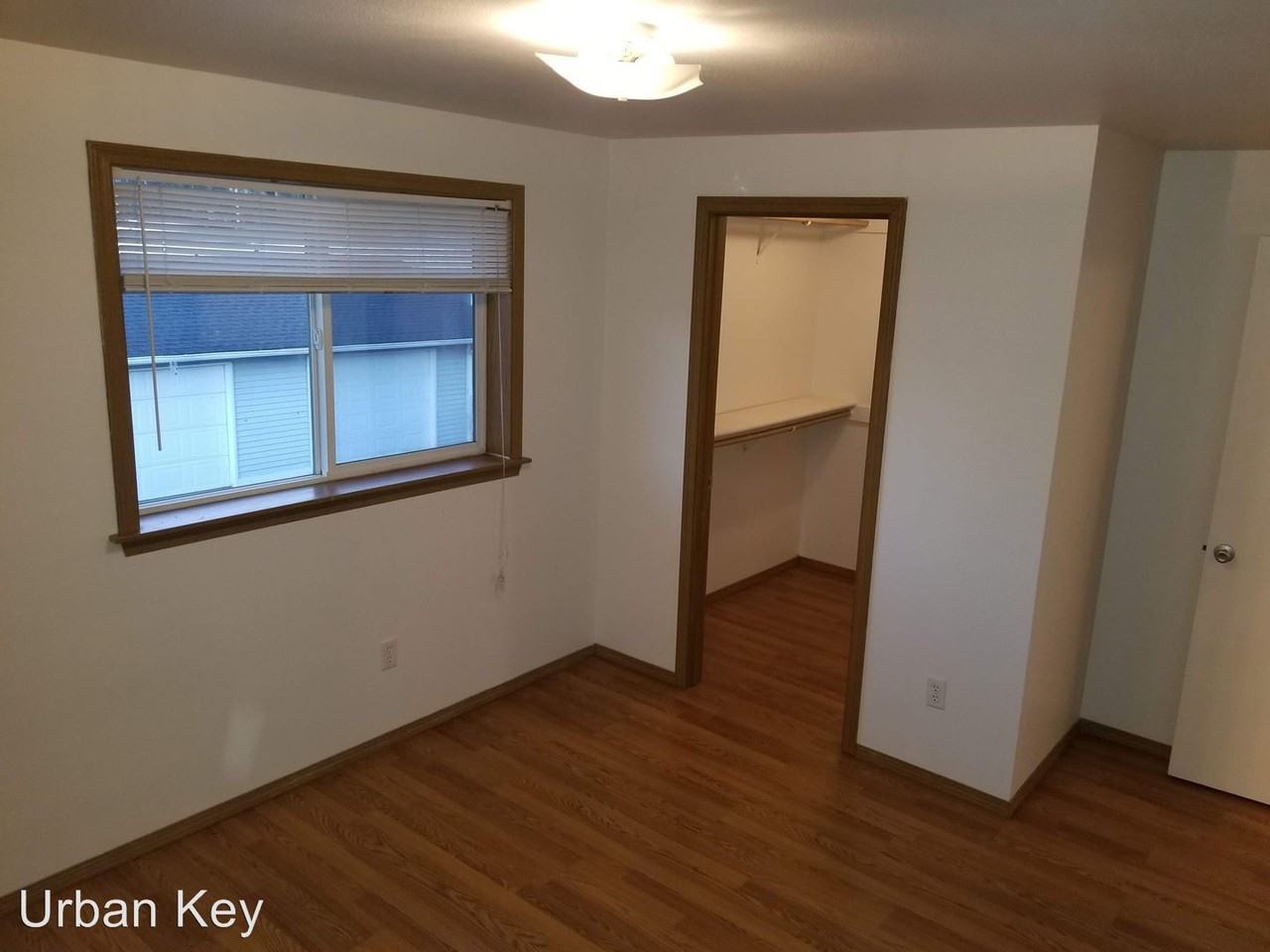 15711-15713 63rd St Ct E - Photo 3 of 13