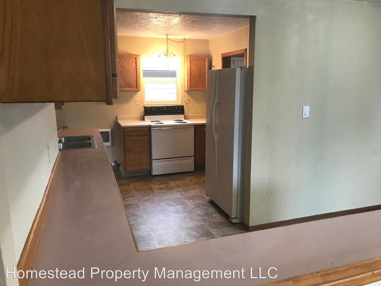 1309 Price Ln E - Photo 2 of 9