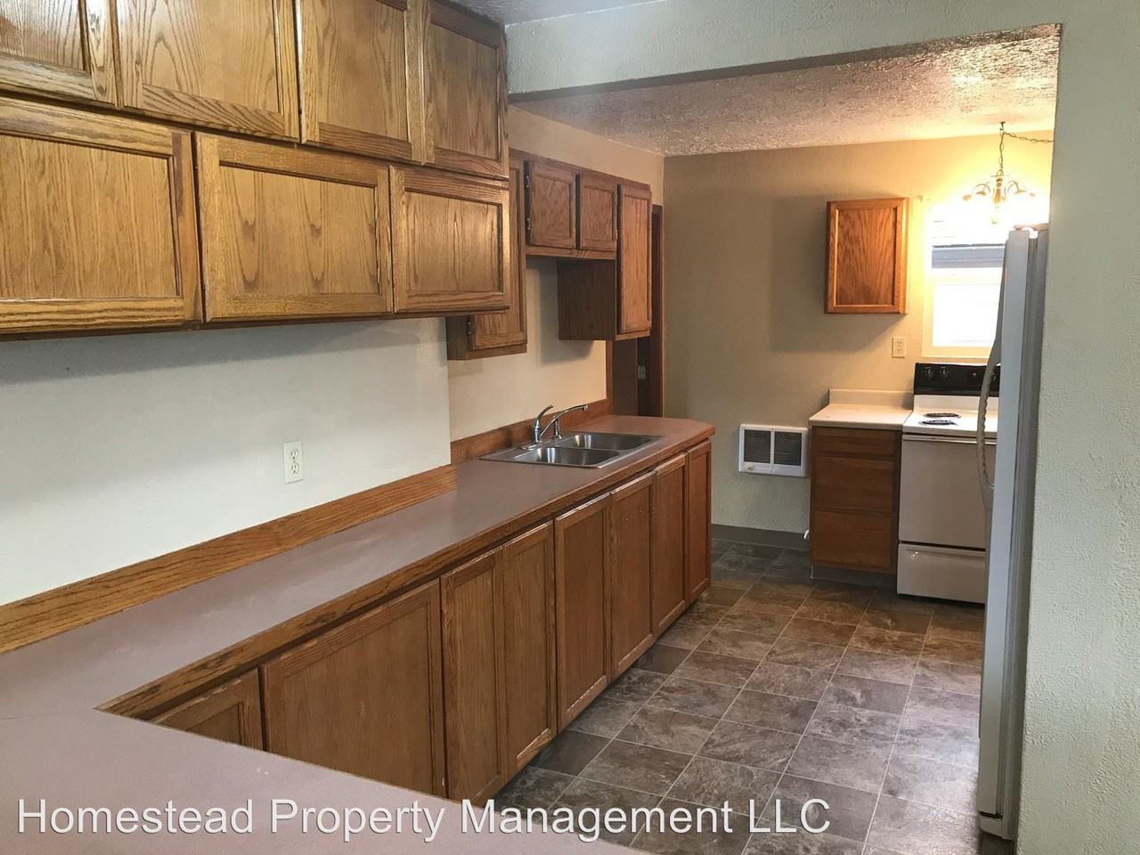 1309 Price Ln E - Photo 3 of 9